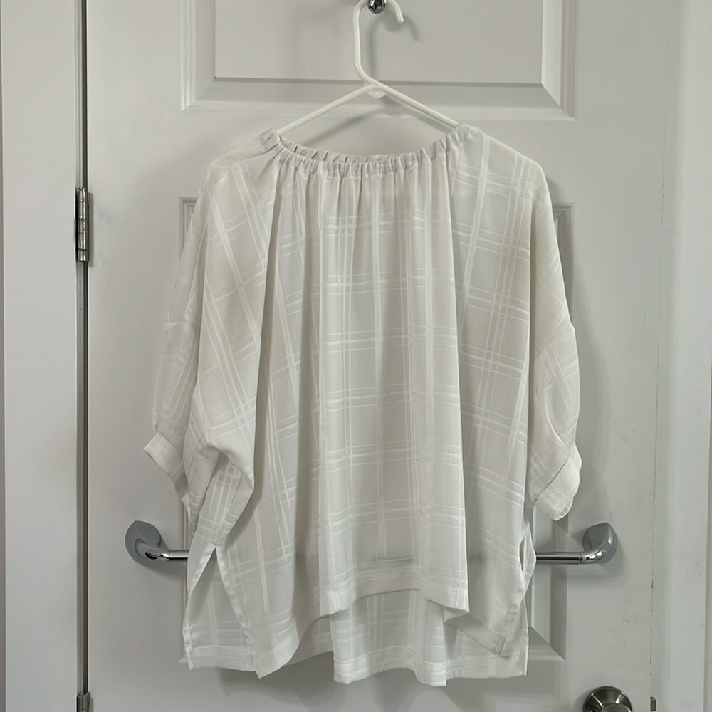Prologue elastic neck short sleeve window pane top